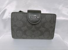 二つ折り財布|COACH