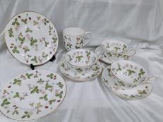 カップ&ソーサー3客、マグカップ1客、プレート2枚セット|WEDGWOOD