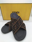 FFマクロモチーフ スライドサンダル|FENDI