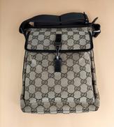 GGキャンバススモールメッセンジャーバッグ|GUCCI