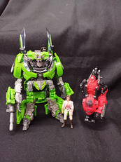 オートボットRA-25　スキッズ&ミカエラ・ベインズ|TAKARATOMY