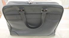 タイガ イゴール|LOUIS VUITTON