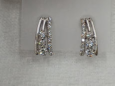 K18WGダイヤピアス PT900ポスト|-