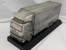 大型トラック　置物|三菱自動車