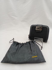 二つ折り財布|FENDI