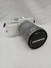 ミラーレス一眼|OLYMPUS