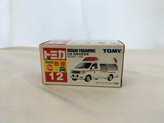 日産 高規格救急車|TOMY