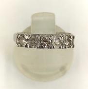 五連ダイヤモンド付きプラチナリング|D0.52CT