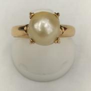 リング|真珠に穴あり
