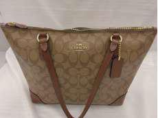 COACH　ｼｸﾞﾈﾁｬｰｼﾞｯﾌﾟﾄｯﾌﾟﾄｰﾄ|COACH