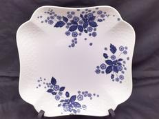 ウェッジウッド「ストロベリー ブルーム インディゴ スクエア|WEDGWOOD