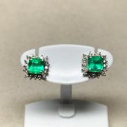 PT900エメラルドピアス|0.54 0.1/0.57 0.11刻