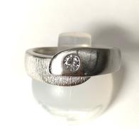 PT900リング|0.112CT