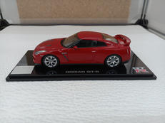 日産GT-R (VIBRANT RED)|京商