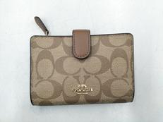 2つ折り財布|COACH