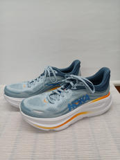 ランニングシューズ|HOKA BONDI 9