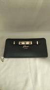 ジップウォレット|GUESS