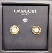 エナメルサークルスタッドピアス|COACH