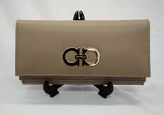 長財布|FERRAGAMO