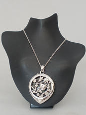 ﾙｰﾍﾟ付きﾍﾟﾝﾀﾞﾝﾄ|MIKIMOTO