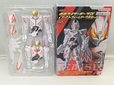 リボルブチェンジフィギュア|バンダイ