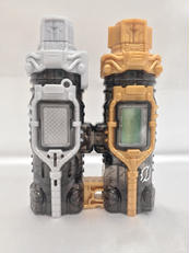 DXフルフルラビットタンクボトル&DXハザードトリガー|BANDAI