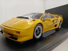 1/18スケール ダイカストミニカー|AUTOART