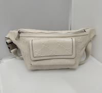 グッチ GGエンボス ボディバッグ ウエストバッグ|GUCCI