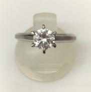 Pt900 石付きデザインリング|4.0g