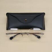 メガネ|LESS THAN HUMAN