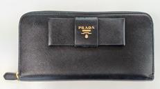 ラウンドファスナー長財布|PRADA