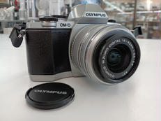 ミラーレス一眼カメラ|OLYMPUS