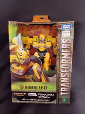 デラックスクラス バンブルビー|TAKARA TOMY