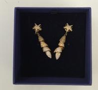 キツネ ドロップピアス|SWAROVSKI