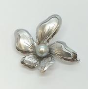 パールブローチ 花柄|総重量:7.5G