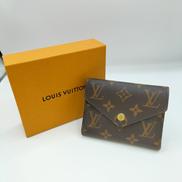 折り財布　ポルトフォイユ　ヴィクトリーヌ|LOUIS VUITTON