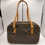 シテGM|LOUIS VUITTON