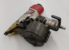 ロール釘打ち機|HITACHI