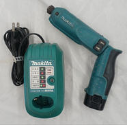 充電式ペンインパクトドライバ|MAKITA