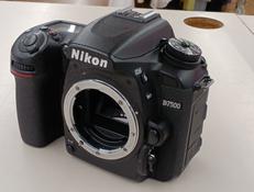 デジタル一眼レフ|NIKON