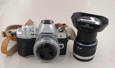 ミラーレス一眼ダブルレンズキット|OLYMPUS