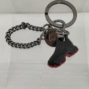 スニーカーモチーフ キーホルダー|CHRISTIAN LOUBOUTIN