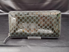 GG柄エナメルラウンドファスナーウォレット|GUCCI