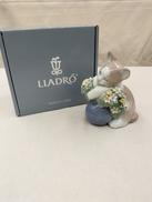 お昼寝の場所|LLADRO