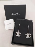 ココマークメタルストラスピアス|CHANEL