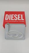 二つ折り財布|DIESEL