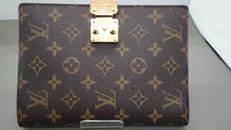 クヴェルテュール・カルネ ポール|LOUIS VUITTON
