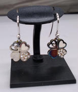 四葉ピアス|COACH