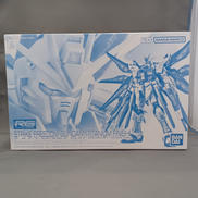 RG ストライクフリーダムガンダム チタニウムフィニッシュ|BANDAI