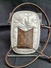 ピロー フォンポーチ|LOUIS VUITTON